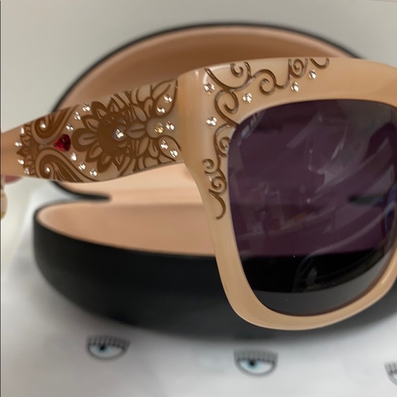 Judith LieberStunningMilkyPearlCrystal Sunglasses - Picture 12 of 12
